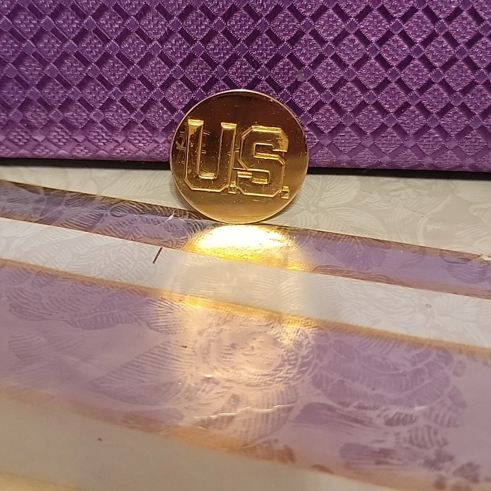 U.S Army Pin - Picture 1 of 3
